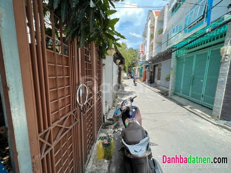 Nhà hẻm đường Nguyễn Xí P26 Bình Thạnh, DT đất 180m2
